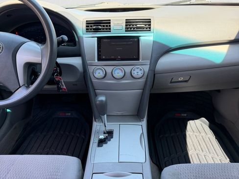 Used 2011 Toyota Camry LE FWD image 20
