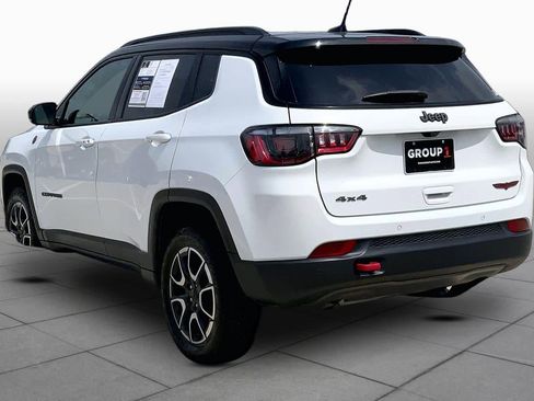 Used 2024 Jeep Compass Trailhawk AWD/4WD image 12