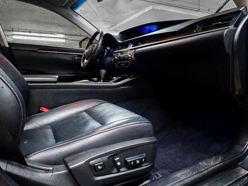 Used 2013 Lexus ES 350 image 34