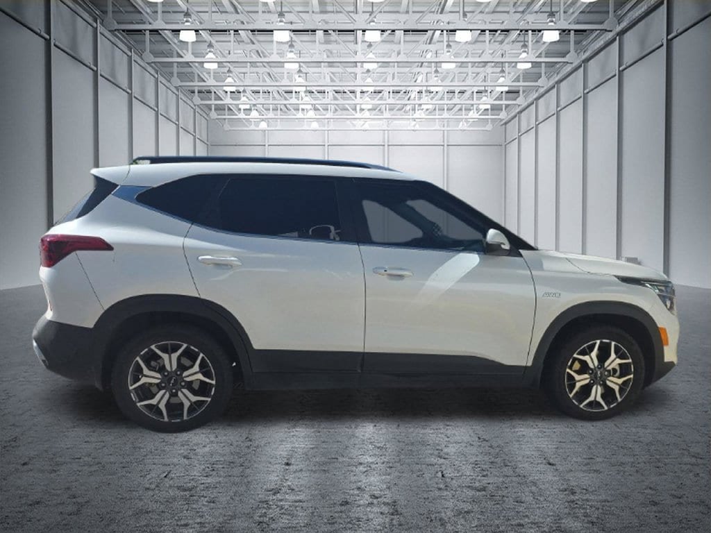 Used 2023 Kia Seltos EX AWD/4WD image 8