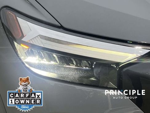 Used 2019 Audi e-tron Prestige w/ Prestige Package AWD/4WD image 10