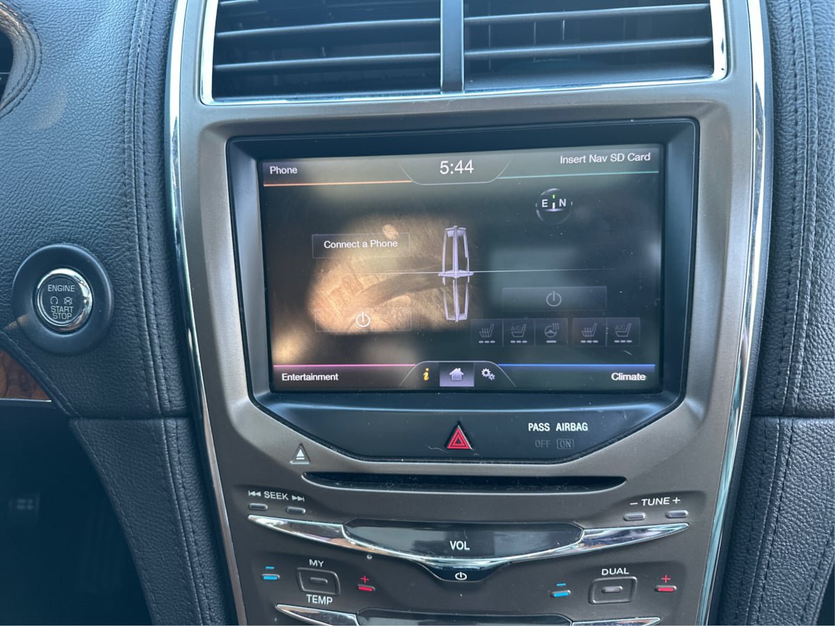 Used 2013 Lincoln MKX AWD image 13