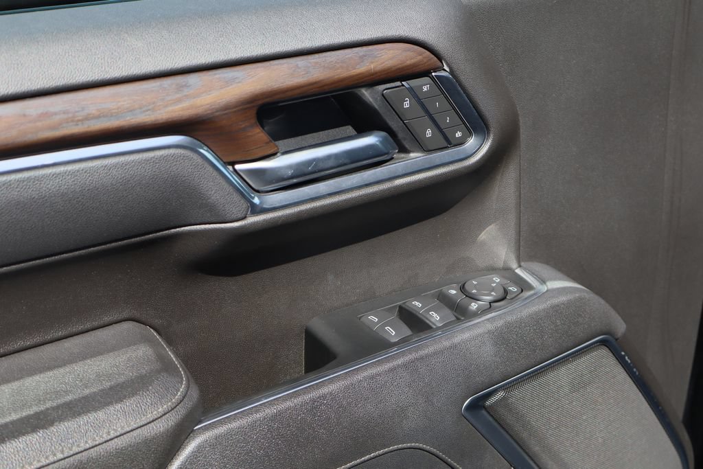 Certified 2025 GMC Sierra 1500 SLT RWD image 19