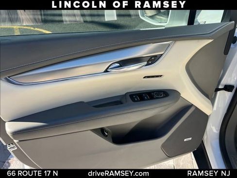 Used 2017 Cadillac XT5 Luxury image 11