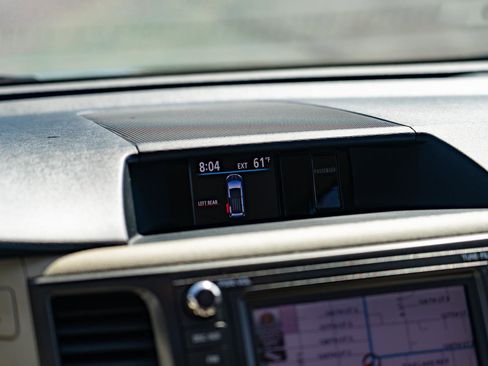 Used 2013 Toyota Sienna XLE w/ Premium Pkg AWD/4WD image 18