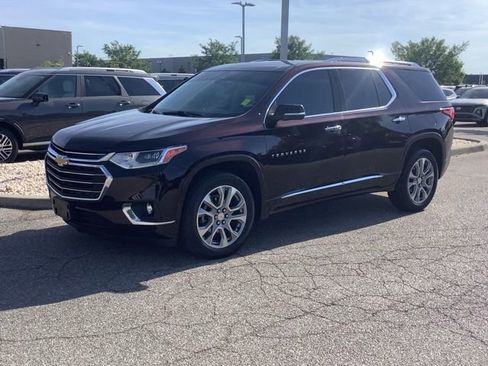Used 2021 Chevrolet Traverse Premier AWD/4WD image 1