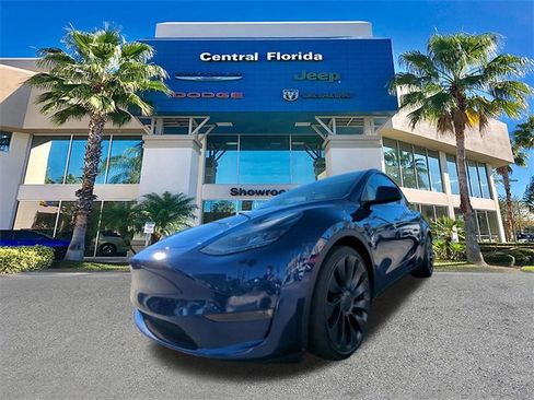 Used 2025 Tesla Model Y Performance image 9