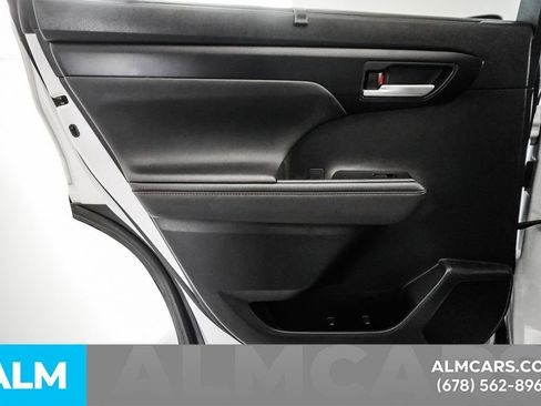 Used 2023 Toyota Highlander Bronze Edition image 55