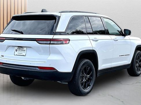New 2026 Jeep Grand Cherokee Altitude RWD image 9