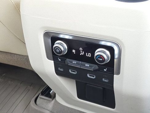 Used 2021 GMC Yukon Denali w/ Denali Premium Package RWD image 18