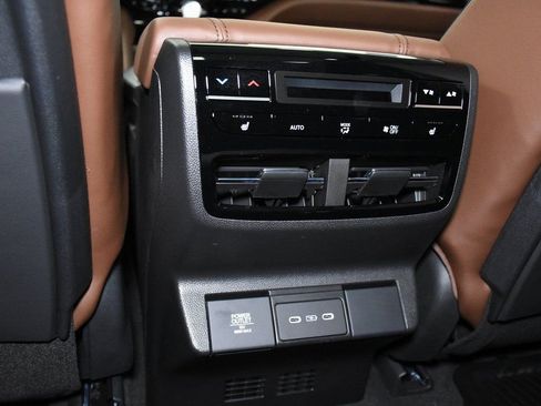 Used 2025 Acura MDX w/ Advance Package image 31