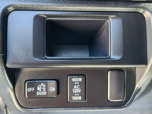 Used 2016 Toyota Tacoma TRD Sport w/ Towing Package image 25