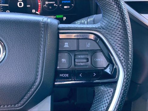 Used 2024 Toyota Tundra Platinum image 24