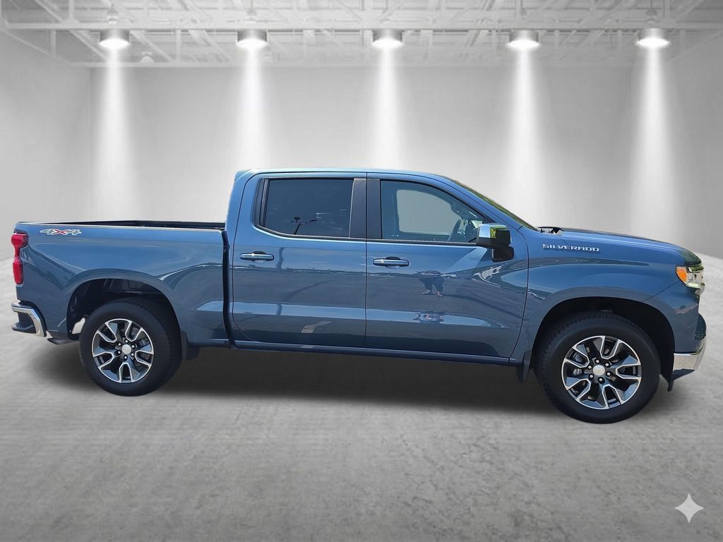 Certified 2024 Chevrolet Silverado 1500 LT AWD/4WD image 2
