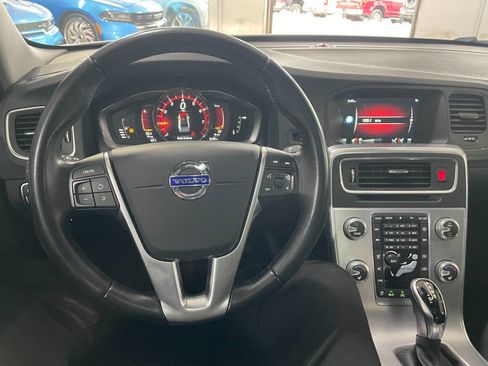 Used 2017 Volvo S60 T5 Dynamic w/ Vision Package image 31