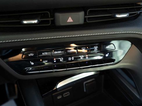 Used 2023 Buick Envision Essence w/ Sport Touring Package image 18