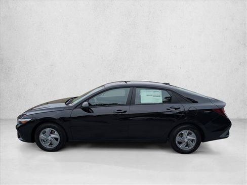 New 2026 Hyundai Elantra SE FWD image 5
