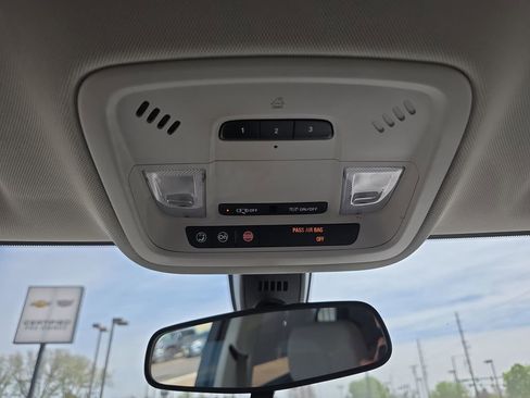 Used 2018 Chevrolet Traverse LT w/ LPO, Floor Liner Package AWD/4WD image 21