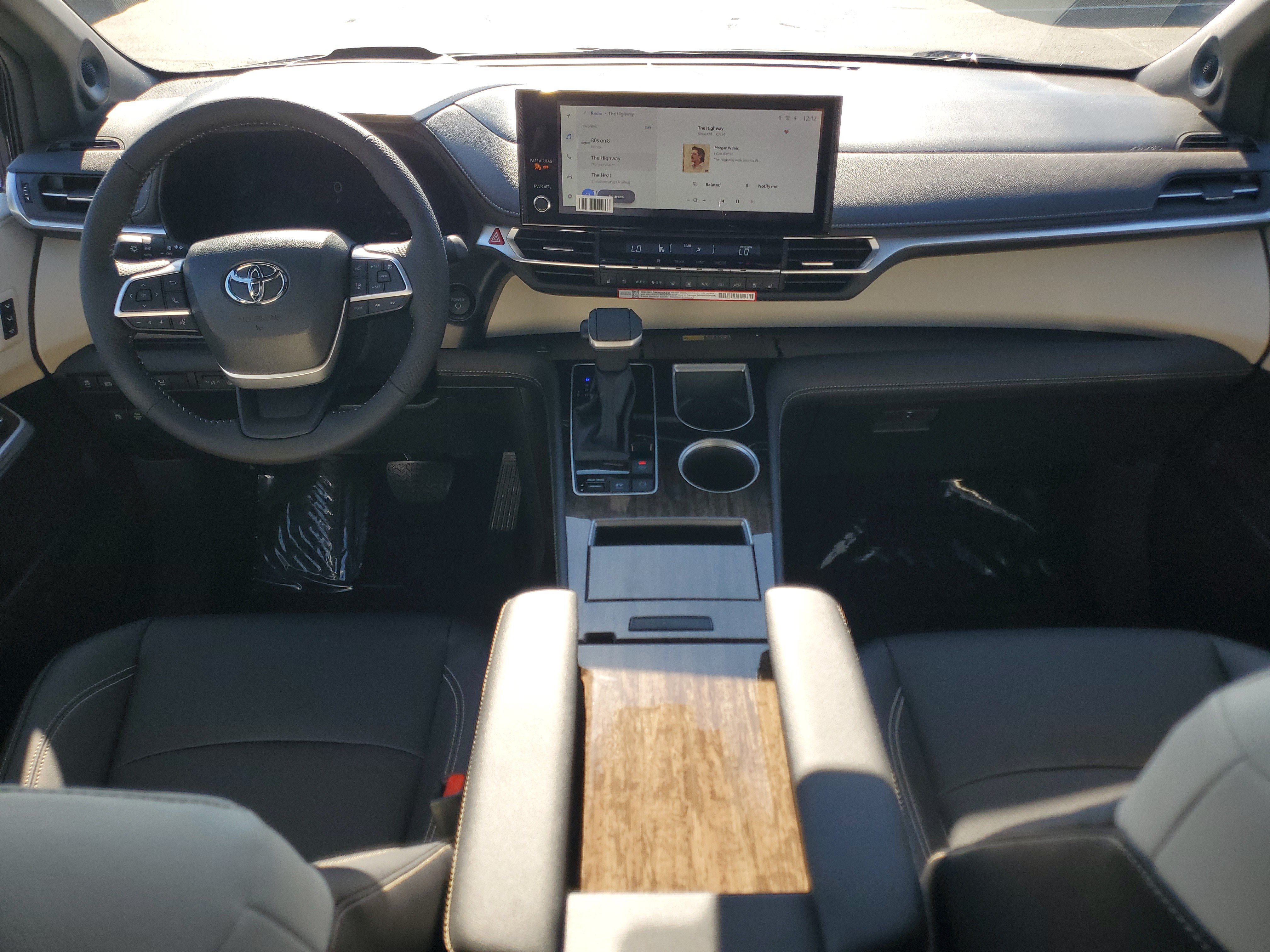 New 2026 Toyota Sienna Platinum AWD/4WD image 18