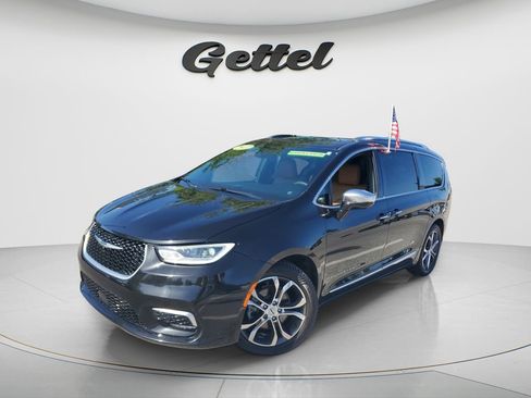 Used 2022 Chrysler Pacifica Pinnacle FWD image 9