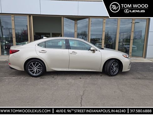 Used 2016 Lexus ES 350 w/ Luxury Package w/Wood Trim image 1