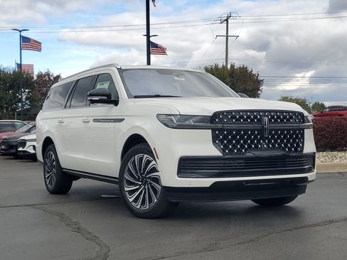 New 2025 Lincoln Navigator L Black Label image 1