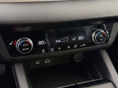 Used 2023 Mitsubishi Outlander SE FWD image 19