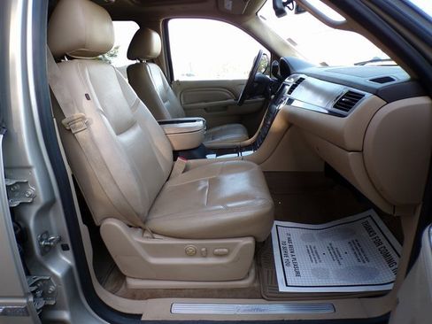 Used 2013 Cadillac Escalade ESV Luxury image 15