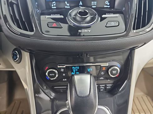 Used 2016 Ford C-MAX SEL w/ Equipment Group 303A FWD image 29