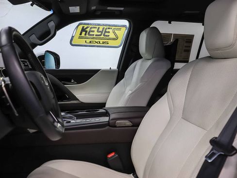 Certified 2025 Lexus LX 700h Luxury AWD/4WD image 19