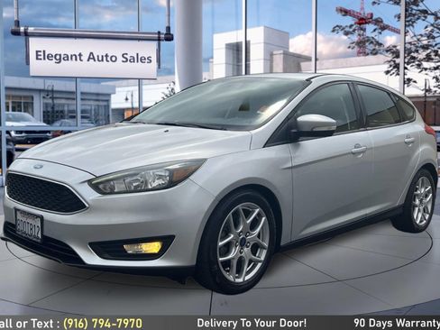 Used 2015 Ford Focus SE w/ Equipment Group 201A FWD image 9