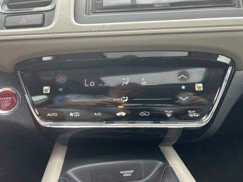 Used 2018 Honda HR-V EX image 14