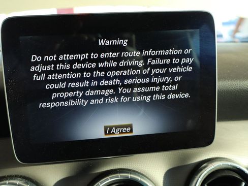 Used 2018 Mercedes-Benz CLA 250 image 23