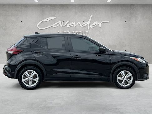 Certified 2022 Nissan Kicks S FWD image 17