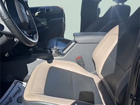 Used 2023 Ford Bronco Wildtrak image 12