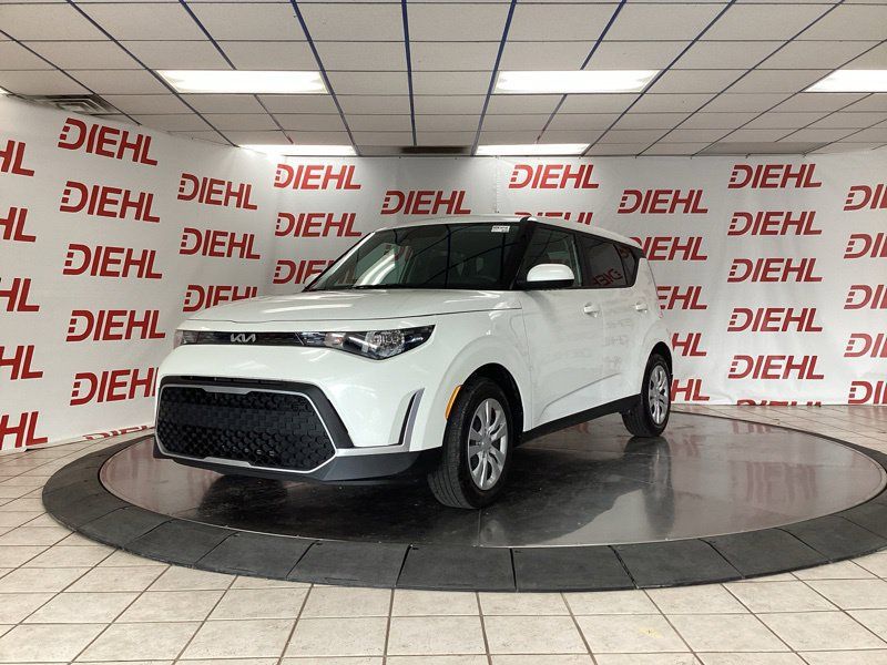 Certified 2024 Kia Soul LX FWD image 3