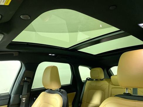 Used 2021 Lincoln Corsair Reserve w/ Equipment Group 201A image 17