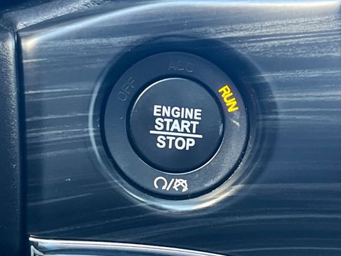 Used 2019 Jeep Grand Cherokee Limited w/ Luxury Group II image 25