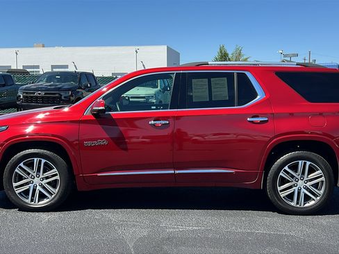 Used 2023 Chevrolet Traverse High Country w/ LPO, Floor Liner Package AWD/4WD image 8