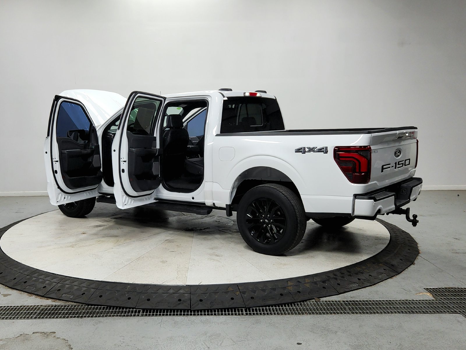 Used 2024 Ford F150 Lariat AWD/4WD image 14