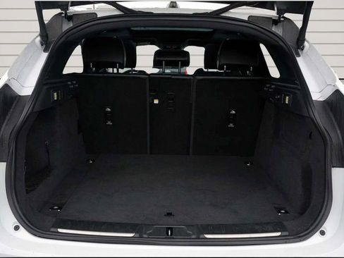 Used 2025 Jaguar F-PACE R-Dynamic S image 10