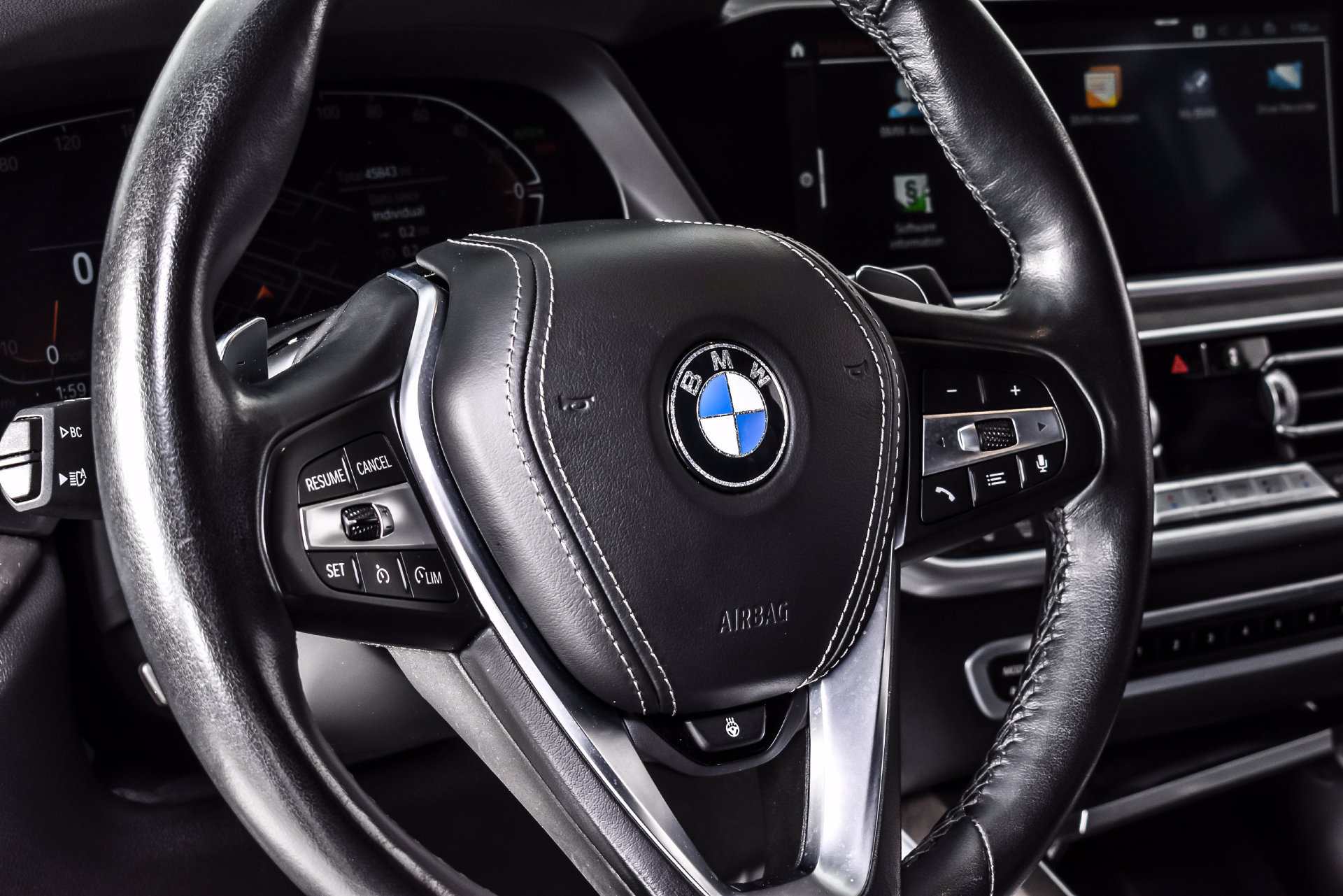 Used 2022 BMW X5 xDrive40i w/ Premium Package AWD/4WD image 16