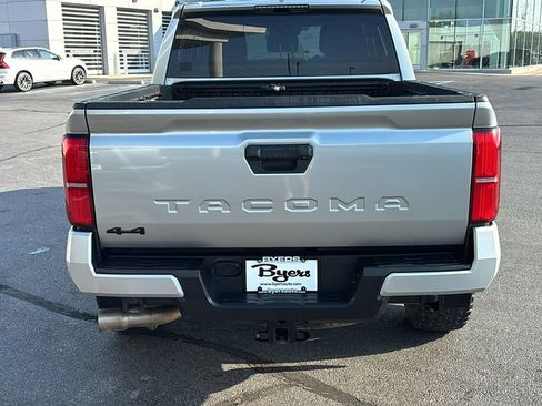 Used 2024 Toyota Tacoma TRD Off-Road AWD/4WD image 30