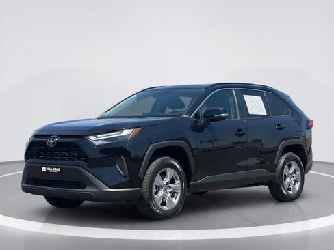 Used 2025 Toyota RAV4 XLE FWD image 2