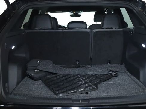 Used 2024 Volkswagen Atlas Cross Sport SE image 29