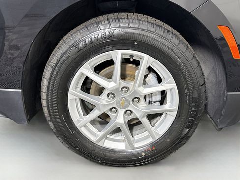 Used 2024 Chevrolet Equinox LS FWD image 32