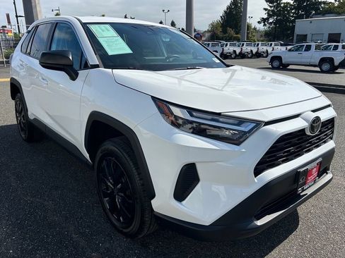 Certified 2023 Toyota RAV4 LE AWD/4WD image 3