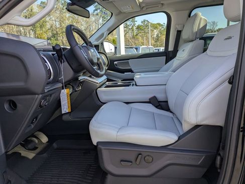 New 2026 Ford Expedition Platinum w/ Driver's Package image 23