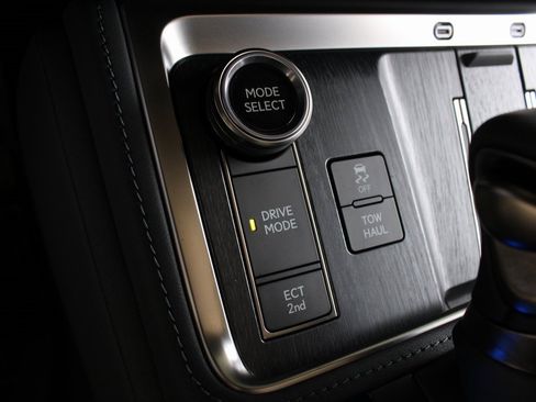 Used 2025 Lexus GX 550 image 18