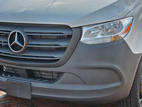 Used 2024 Mercedes-Benz Sprinter 2500 image 6